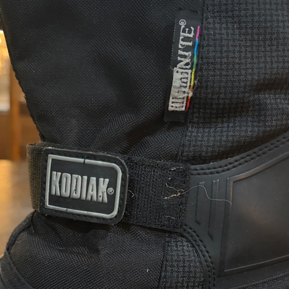 Kodiak Kids Women’s Black Snow Boots - Picture 4 of 9